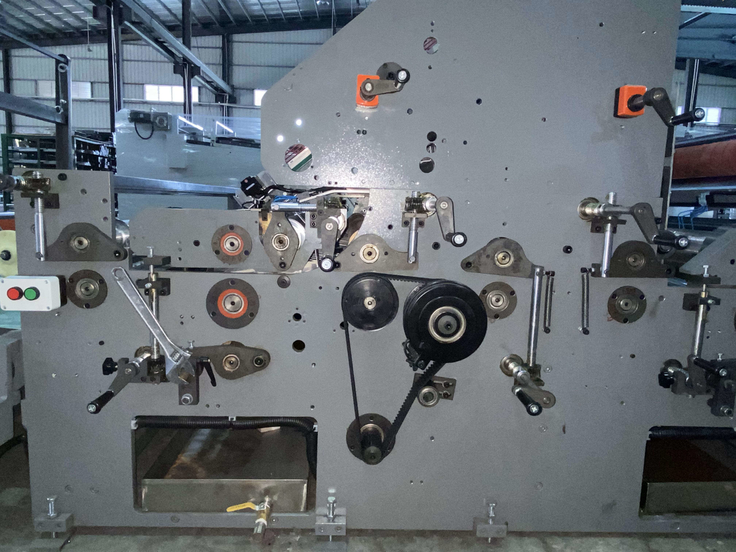 ISO 5 প্লাই ফ্লুট ল্যামিনেটর 30HP 380V ঢেউতোলা বক্স ল্যামিনেশন মেশিন