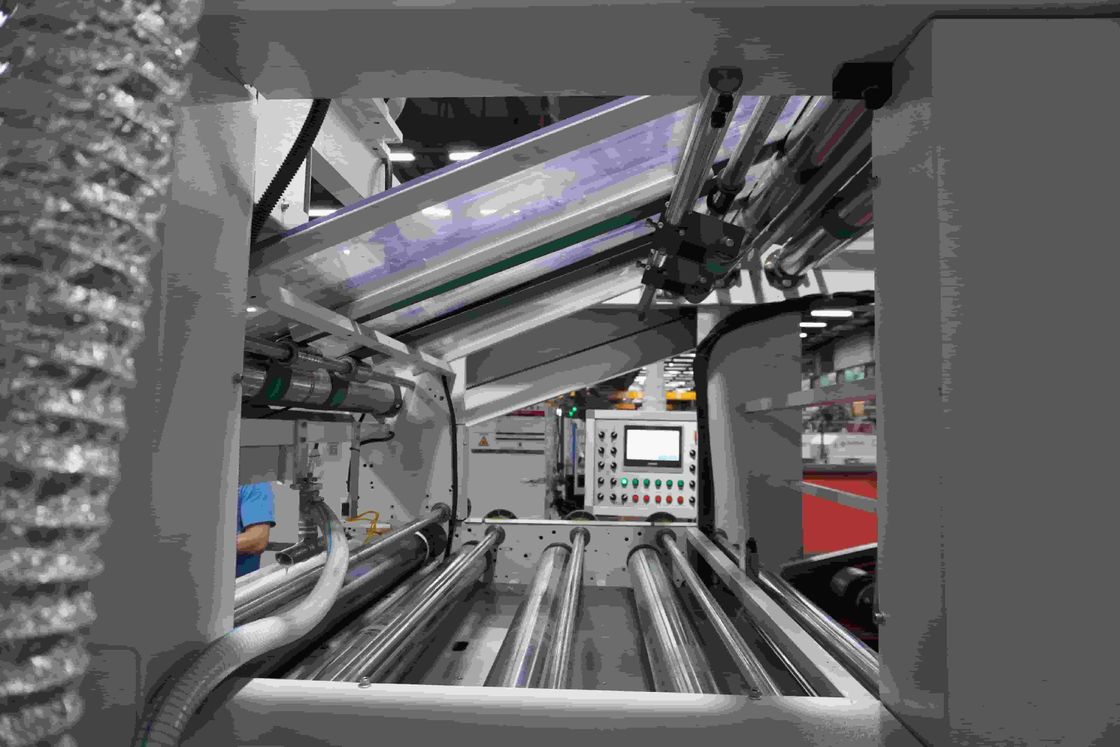 হাই স্পিড কার্ডবোর্ড ওভারলেিং ডিভাইস যার মোট দৈর্ঘ্য ১৫২০০ মিমি এবং গতি ১৫০ মিটার/মিনিট